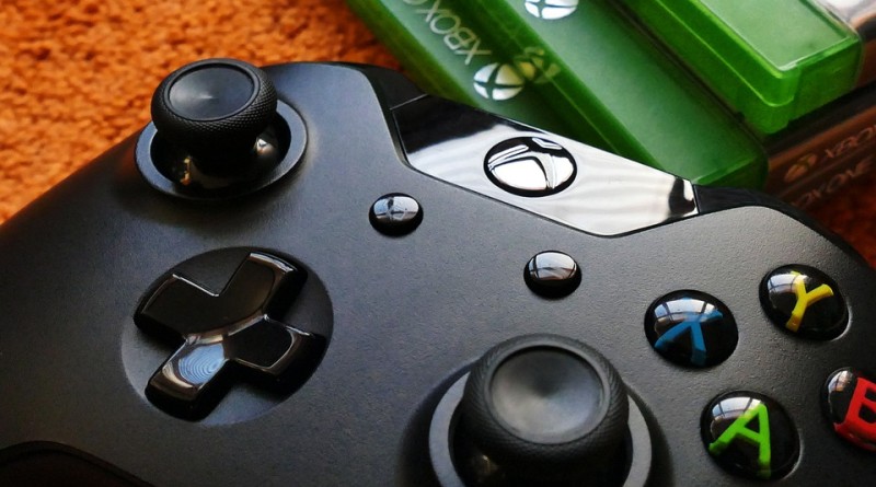 Xbox One vs. PS4 - Pros & Cons