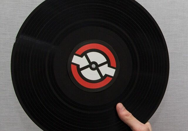 The Different Sizes of Vinyl Throughout History Record